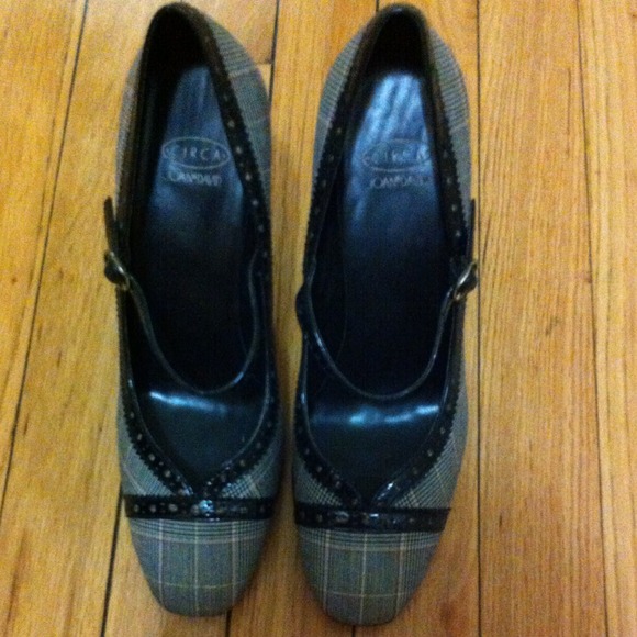 Shoes - Women's shoes