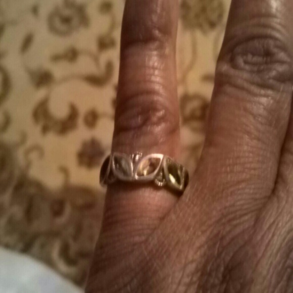 Ring - Picture 4 of 4