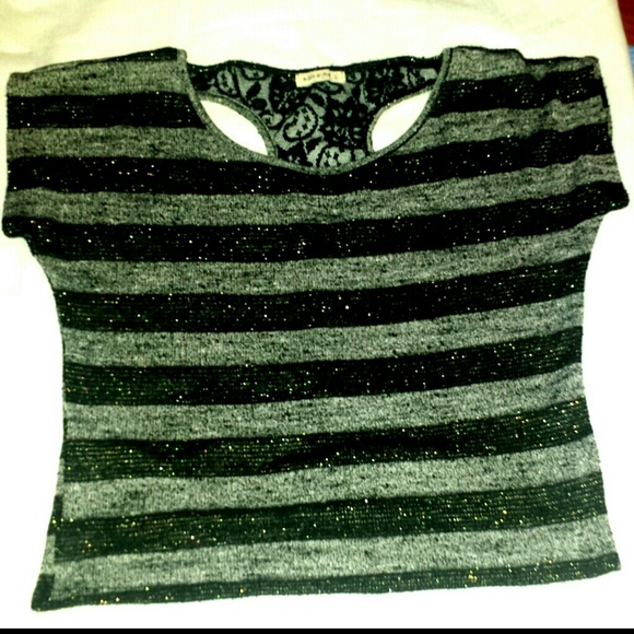 ✂ Clearance ✂ Gray and black stripe top