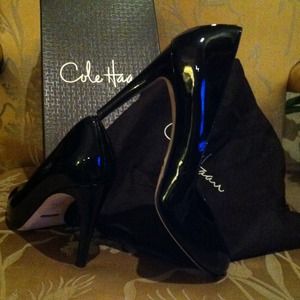Cole Haan Black Patent Violet Air.Pump.90