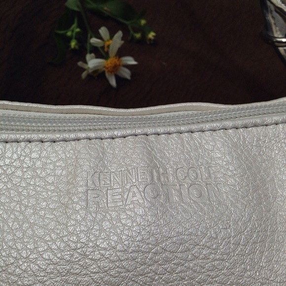 SOLDโ๏ธ๐ดCute Mini handbag!๐ด SOLDโ๏ธ - Picture 4 of 4