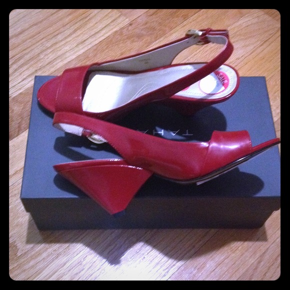 Brand new Tahari shoe!