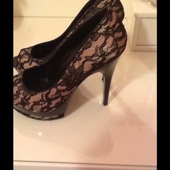 Lace Heels - Picture 3 of 4