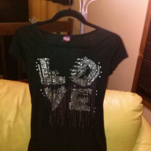 Tshirt - Picture 1 of 2