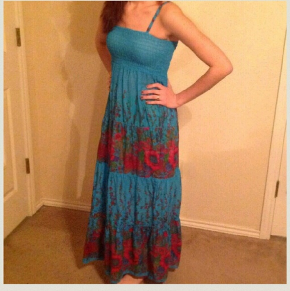 Cute summer dress! Never worn!