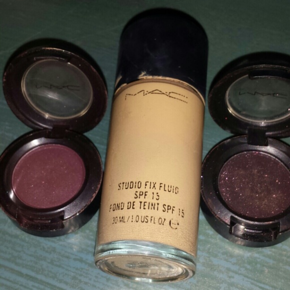 MAC BUNDLE **BARELY USED**