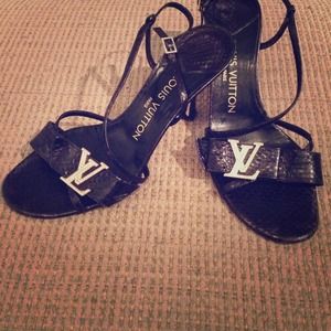 Louis Vuitton Black Rhinestone Sandals size 36.5