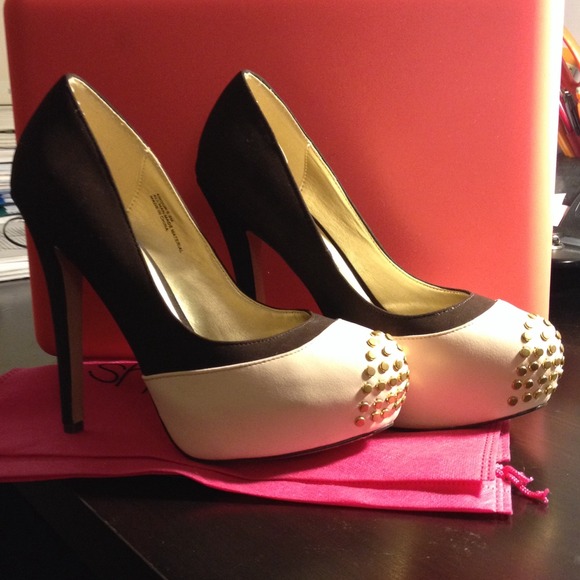 Shoedazzle: Amour Styled Heels - Picture 4 of 4