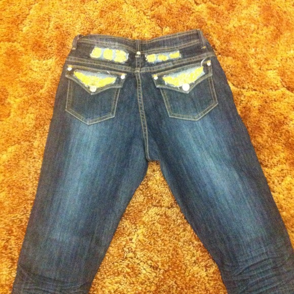 Jeans - Picture 1 of 3