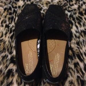 Black Glittery Toms 💕