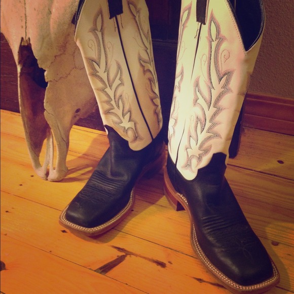 New! Womens Justin Bent Rail Boots LOWERED PRICE!!