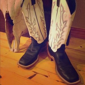 New! Womens Justin Bent Rail Boots LOWERED PRICE!!