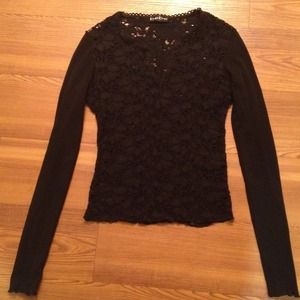 2002 Bebe V neck long Sleeve Lace Top