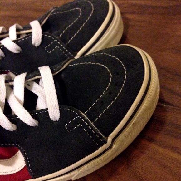 Vans - Picture 3 of 4