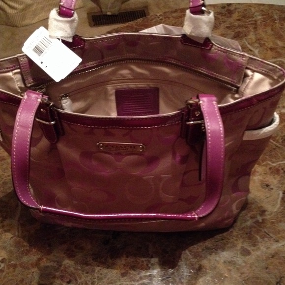 #8-  New Authentic Large Coach Tote - Picture 3 of 4