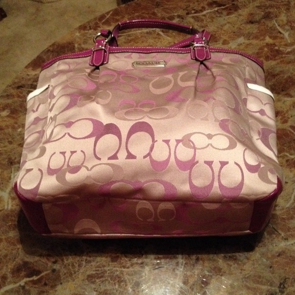 #8-  New Authentic Large Coach Tote - Picture 4 of 4