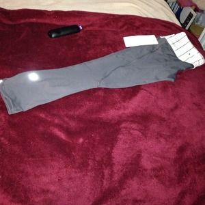 Lululemon size 6 "Can't Stop Crop"