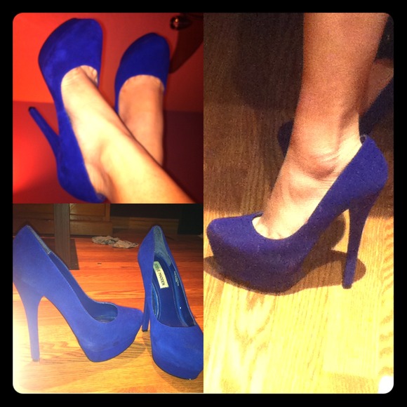 Steve Madden Royal Blue Suede Pumps