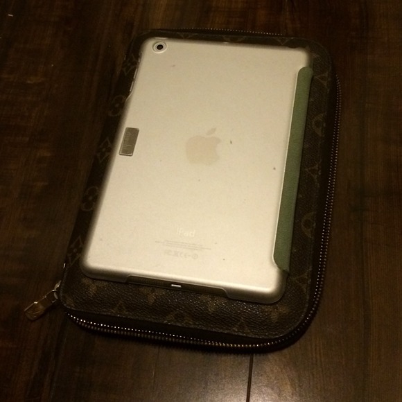 Louis Vuitton Bags Sold Authentic Louis Vuitton Planner Zip Ipad