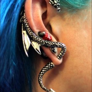 🎉HOST PICK🎉 Dragon Earring Cuff