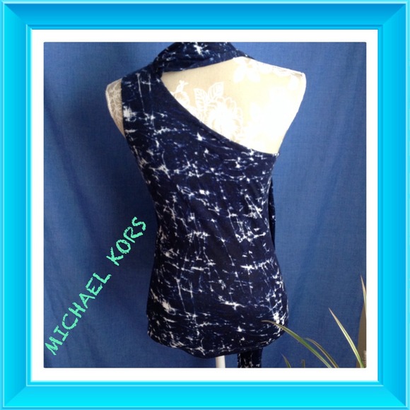 #267 ππMICHAEL KORS NAVY TOPππ - Picture 3 of 4