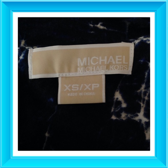 #267 ππMICHAEL KORS NAVY TOPππ - Picture 4 of 4