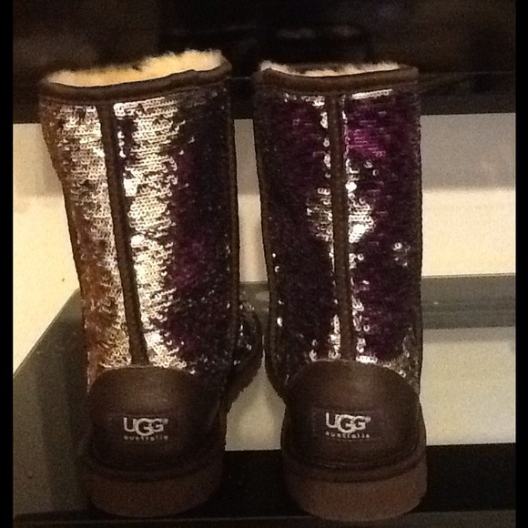{SOLD} AUTHENTIC Never worn UGG Australia Sparkles - Picture 2 of 4