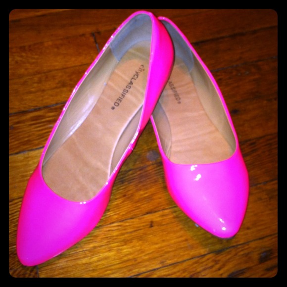 Neon Hot Pink Flats!