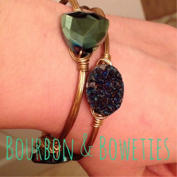 HOT iTEM!!! Bundle Blue Druzy and green bangle!