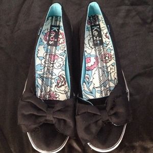 Keds shoes brand new reducing price today 2/21 🚨