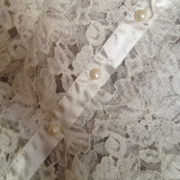 Lace pearl top - Picture 2 of 4