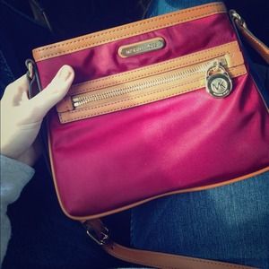MIchael kors cross body ❤️❤️