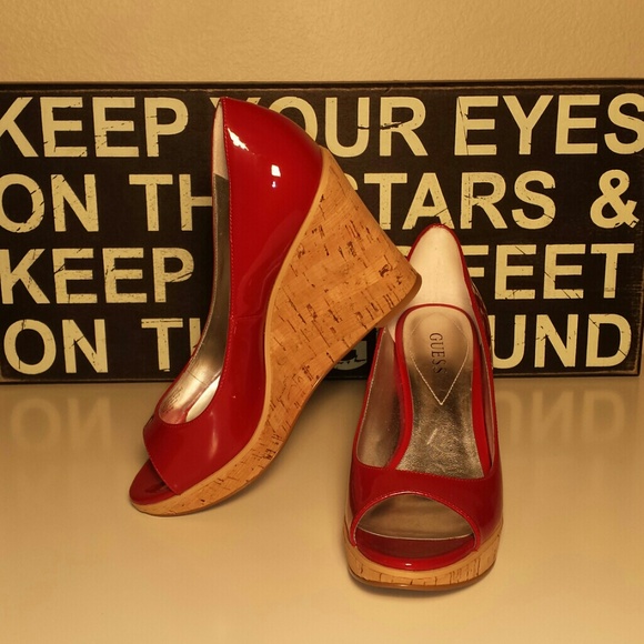GUESS RED PATENT LEATHER CORK WEDGE HEELS