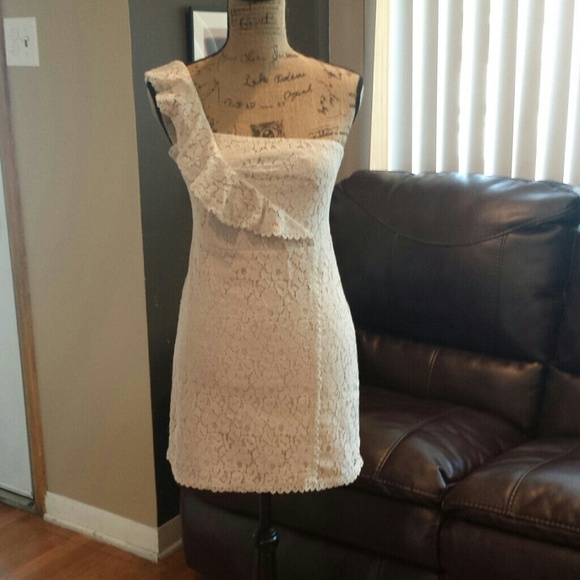 Dresses & Skirts - Short dress