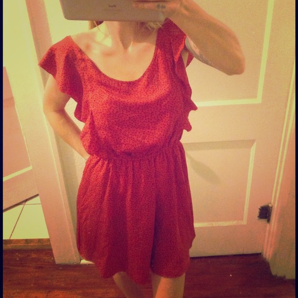 SOLD**Beautiful Flowy Dress with flowers & Ruffles