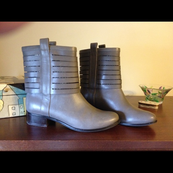 HOLD Cole Haan Air gray ankle boots
