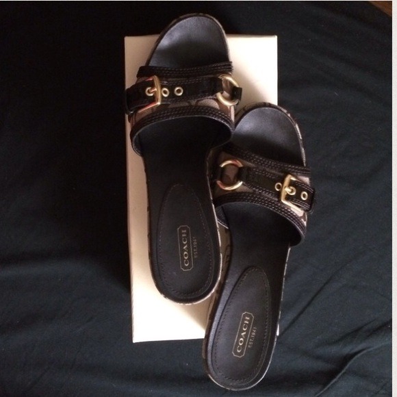 🎉COACH OPEN TOE WEDGE - Picture 2 of 3