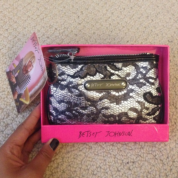 🚫Sold🚫 🎉Host Pick!🎉 Betsey Johnson Coin Purse