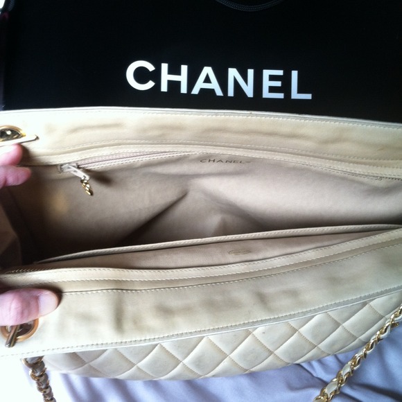 * SOLD * Chanel Vintage Beige Timeless Tote - Picture 4 of 4