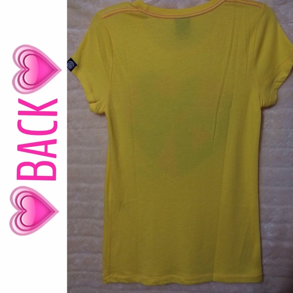 🎀SOLD IN BUNDLE🎀 Victoria's Secret PINK T-Shirt. - Picture 2 of 4