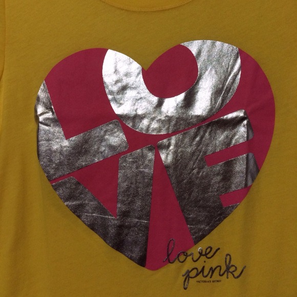 🎀SOLD IN BUNDLE🎀 Victoria's Secret PINK T-Shirt. - Picture 3 of 4