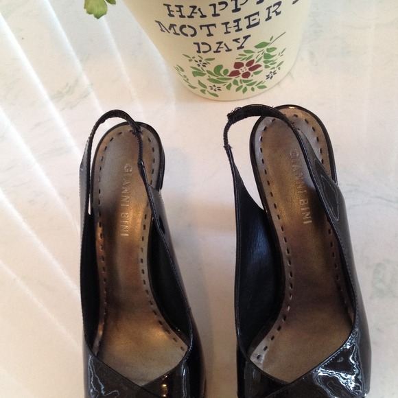 Shoes - Picture 2 of 4