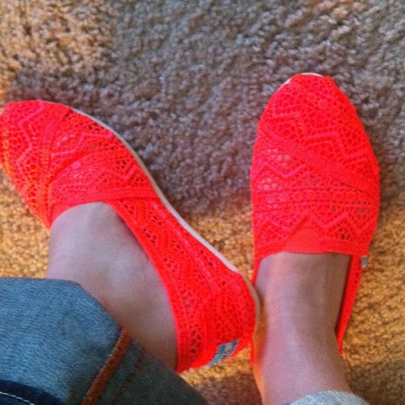 Summer toms !! Never worn !!