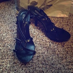 Kenneth Cole Reaction heels