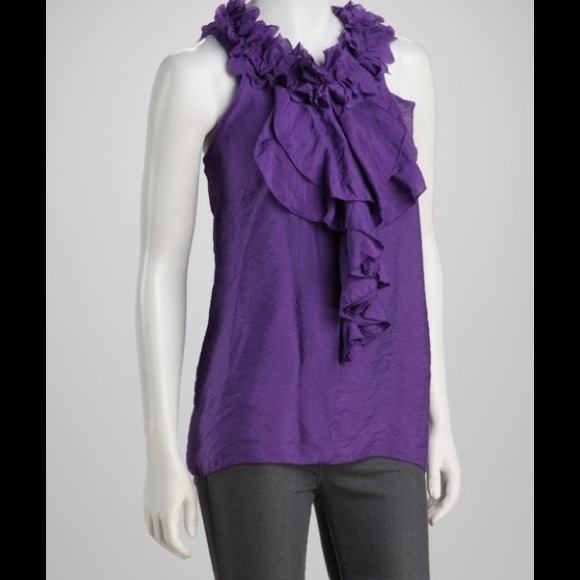 NWOT Stunning lilac purple top w/ detail-medium