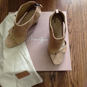 BCBG Max Azria - MAIA/Beige Booties