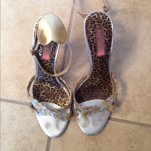 Betsy Johnson heart shoes