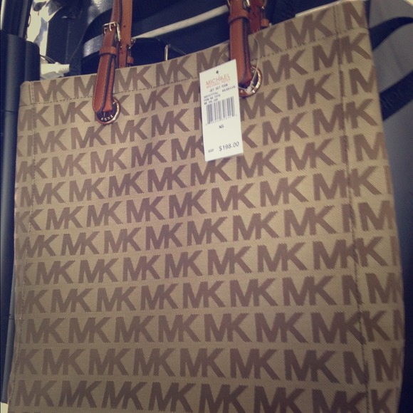 SOLD Michale Kors large handbag Authentic
