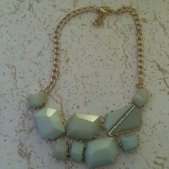 Chunky statement necklace