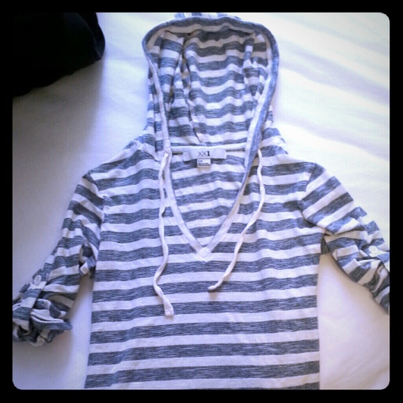 Hooded shirt